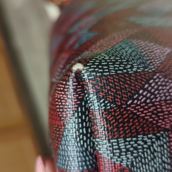 Fossil Multicolored Purse - Picture 9 of 15